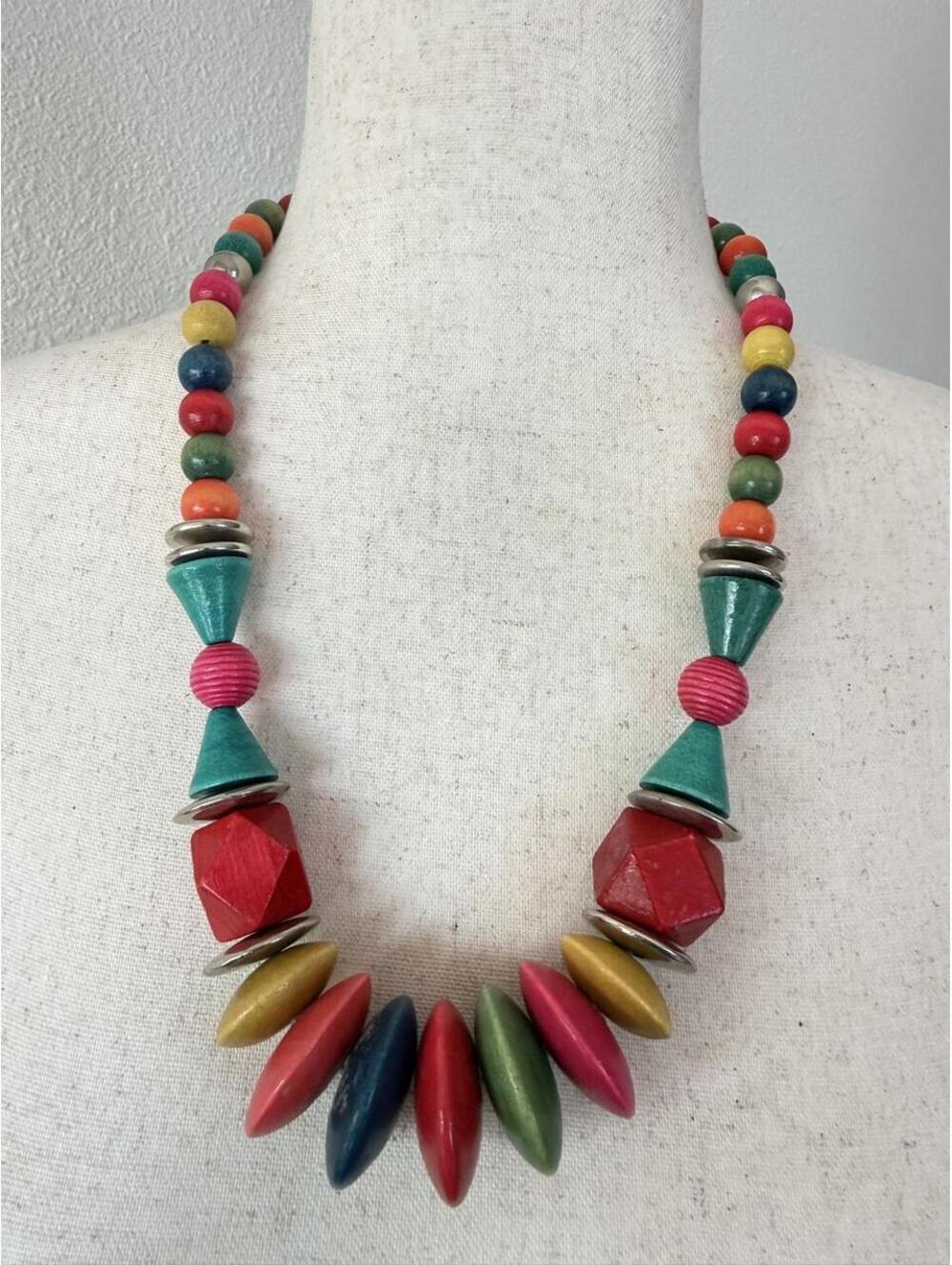 Chunky wooden bead necklace, She Giving art teacher vibes